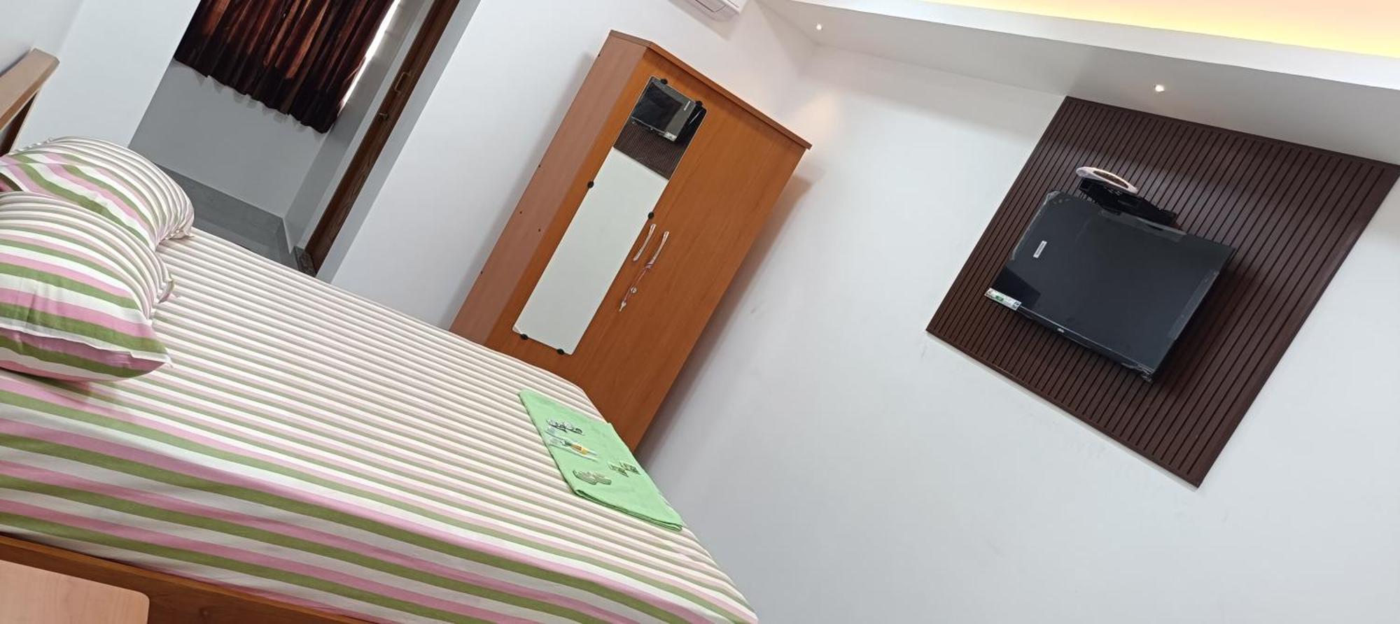 Urc Lodge Perundurai Esterno foto